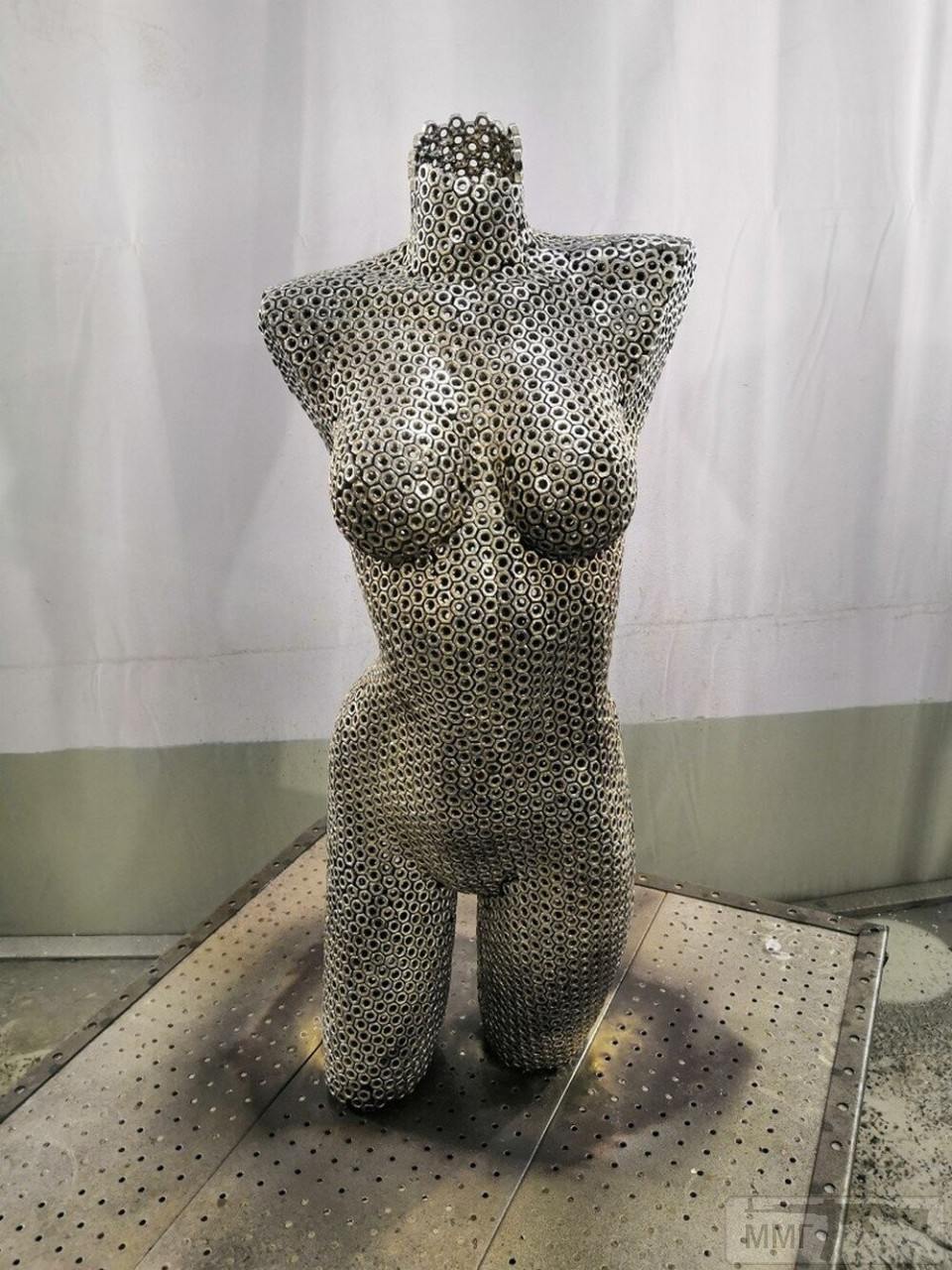 136607