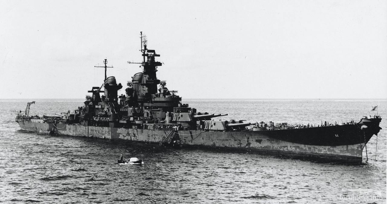 124421 - Линкор USS New Jersey (BB-62) на атолле Улити, февраля 1945 г.