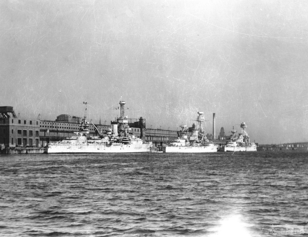126444 - Линкоры USS Arkansas (BB-33), USS Texas (BB-35) и USS New York (BB-34) в Галифаксе, 17 июня 1939 г.