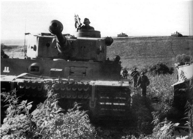 12994 - Танки Pz.Kpfw. VI «Тигр» танковой дивизии СС «Дас Райх» на Курской дуге