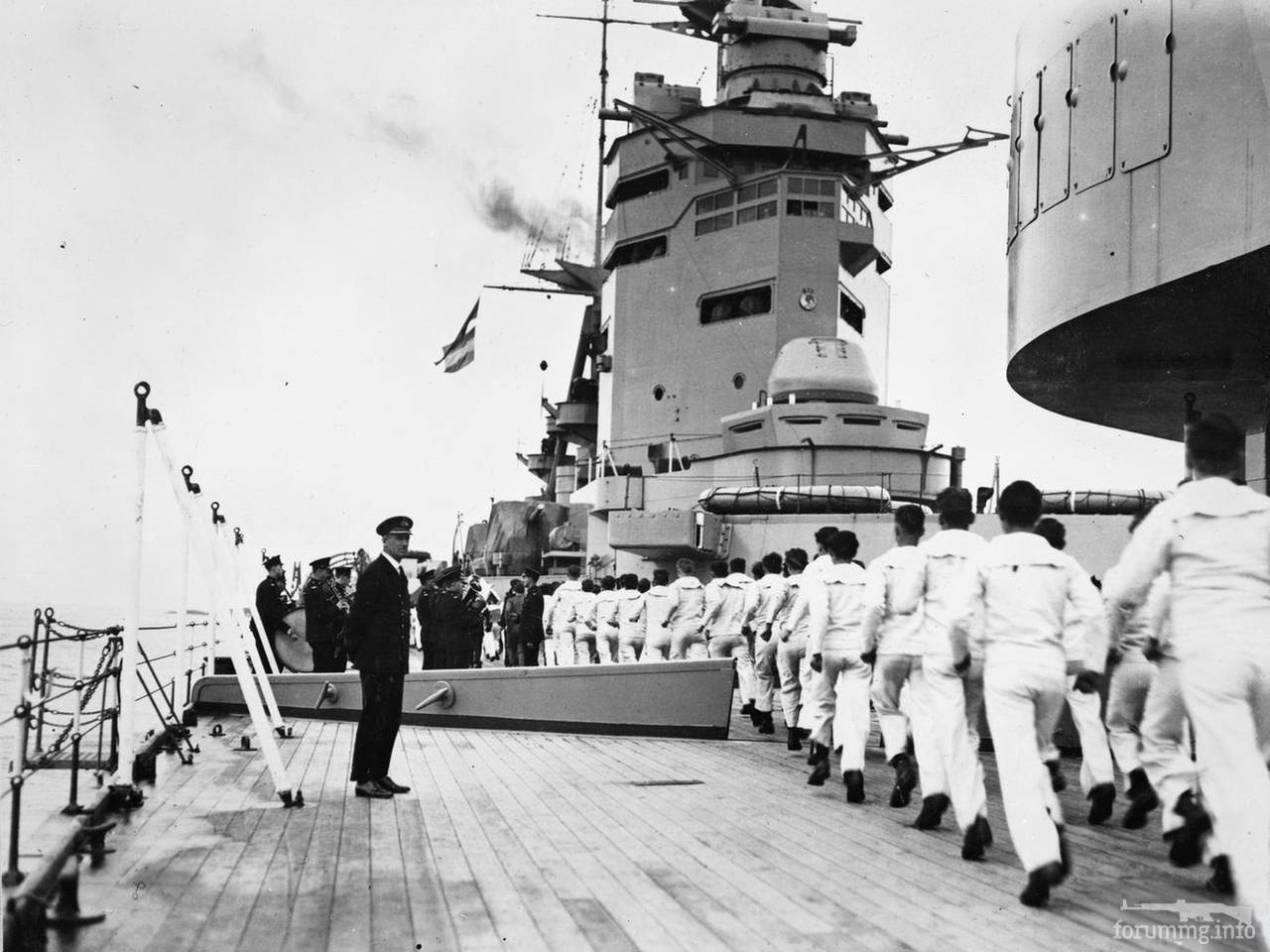 138060 - Пробежка экипажа по палубе линкора HMS Rodney