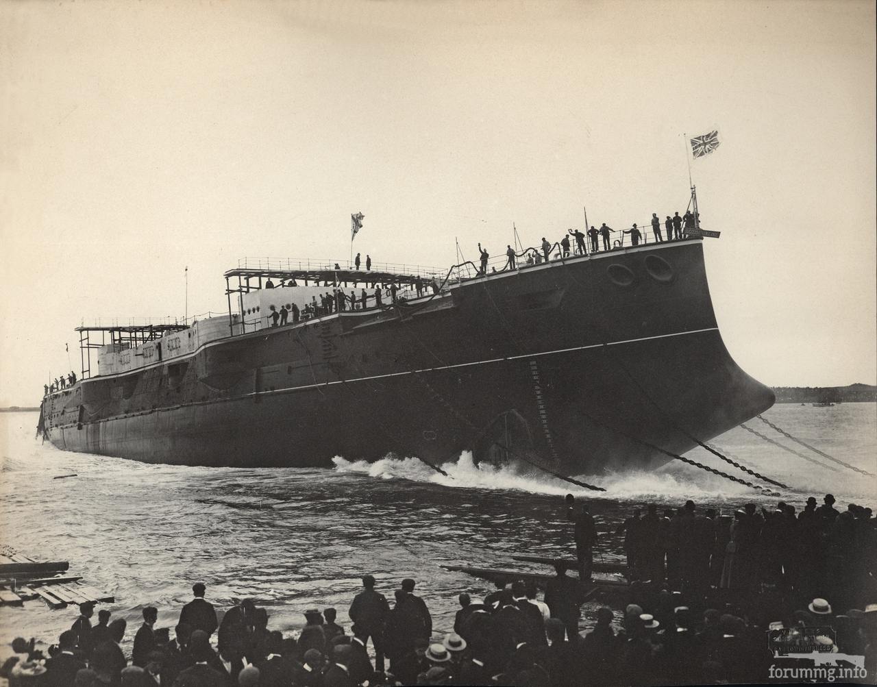 140773 - Спуск на воду броненосца HMS Vengeance на верфи Vickers в Барроу, 25 июля 1899 г.