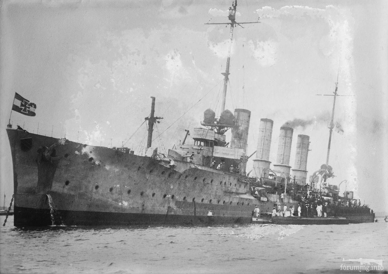 140780 - Легкий крейсер SMS Karlsruhe грузится углем в Сан-Хуане (Пуэрто-Рико) вскоре после начала войны.