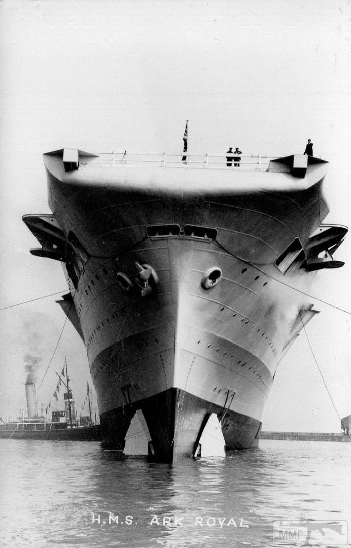 14328 - HMS Ark Royal после спуска на воду