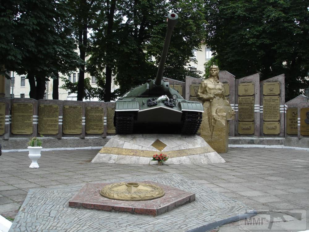 20255 - Танки-памятники в Украине