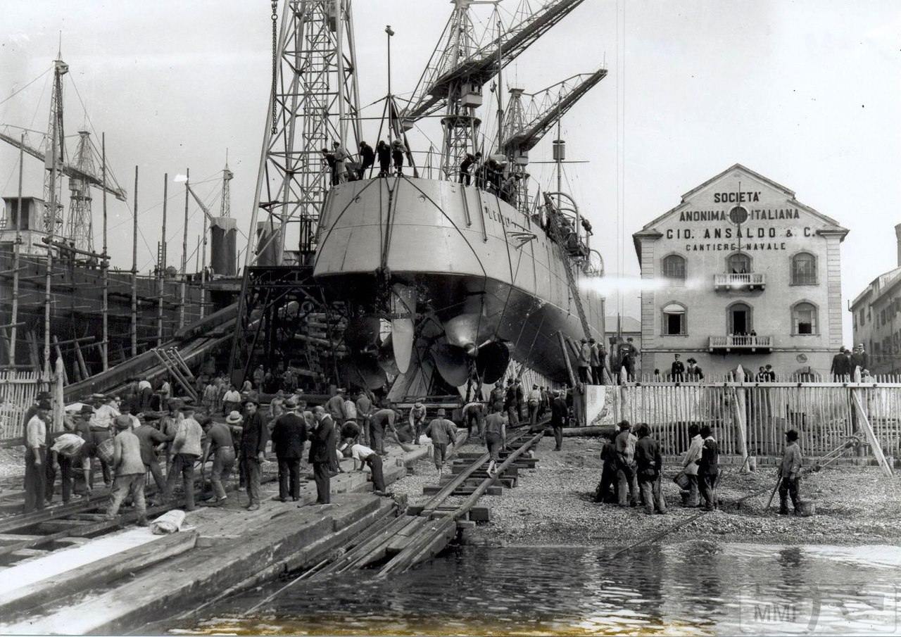 25050 - Leone перед спуском на воду 1 октября 1923 г.