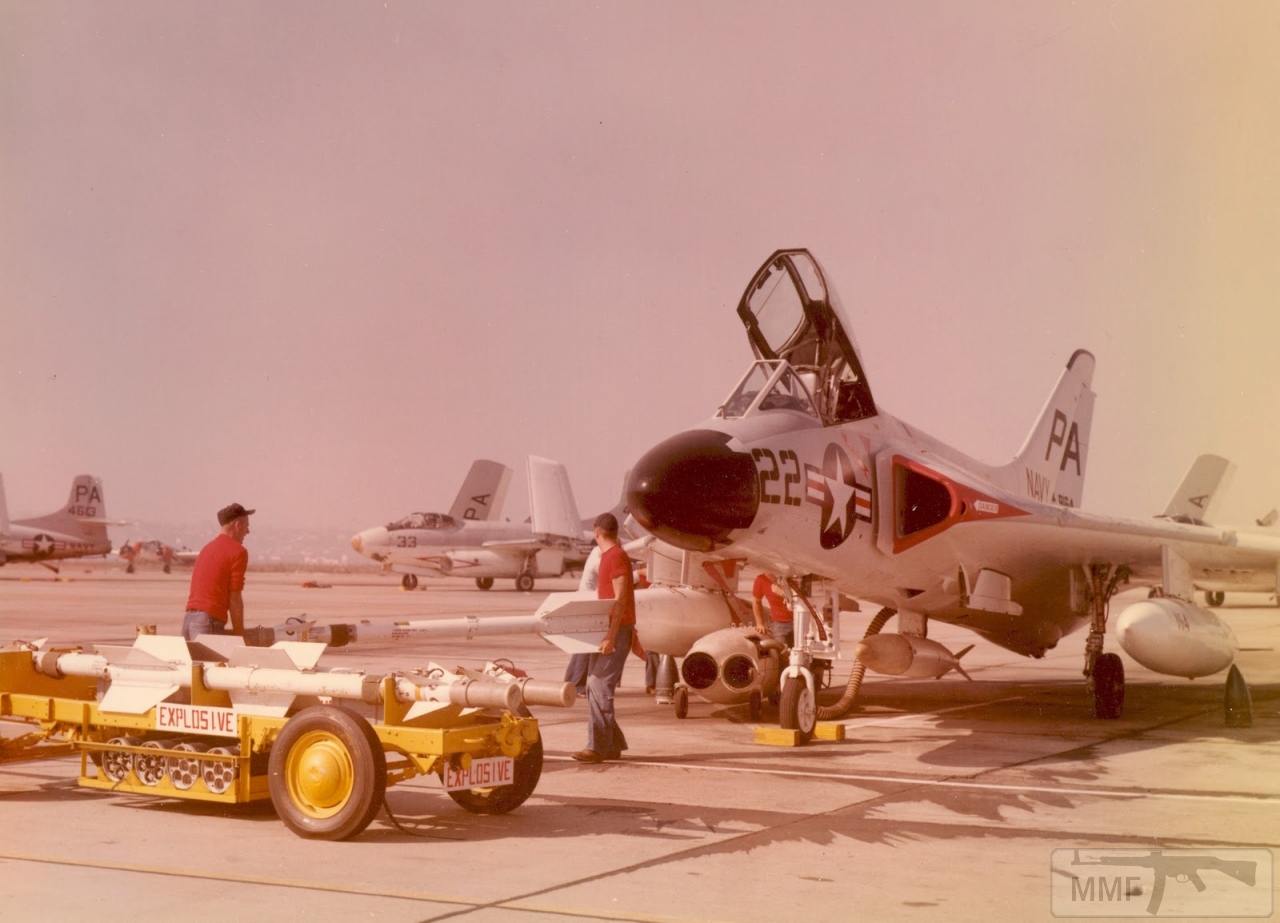 28744 - Douglas F4D Skyray