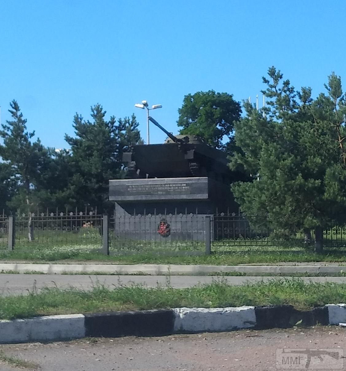30616 - Танки-памятники в Украине