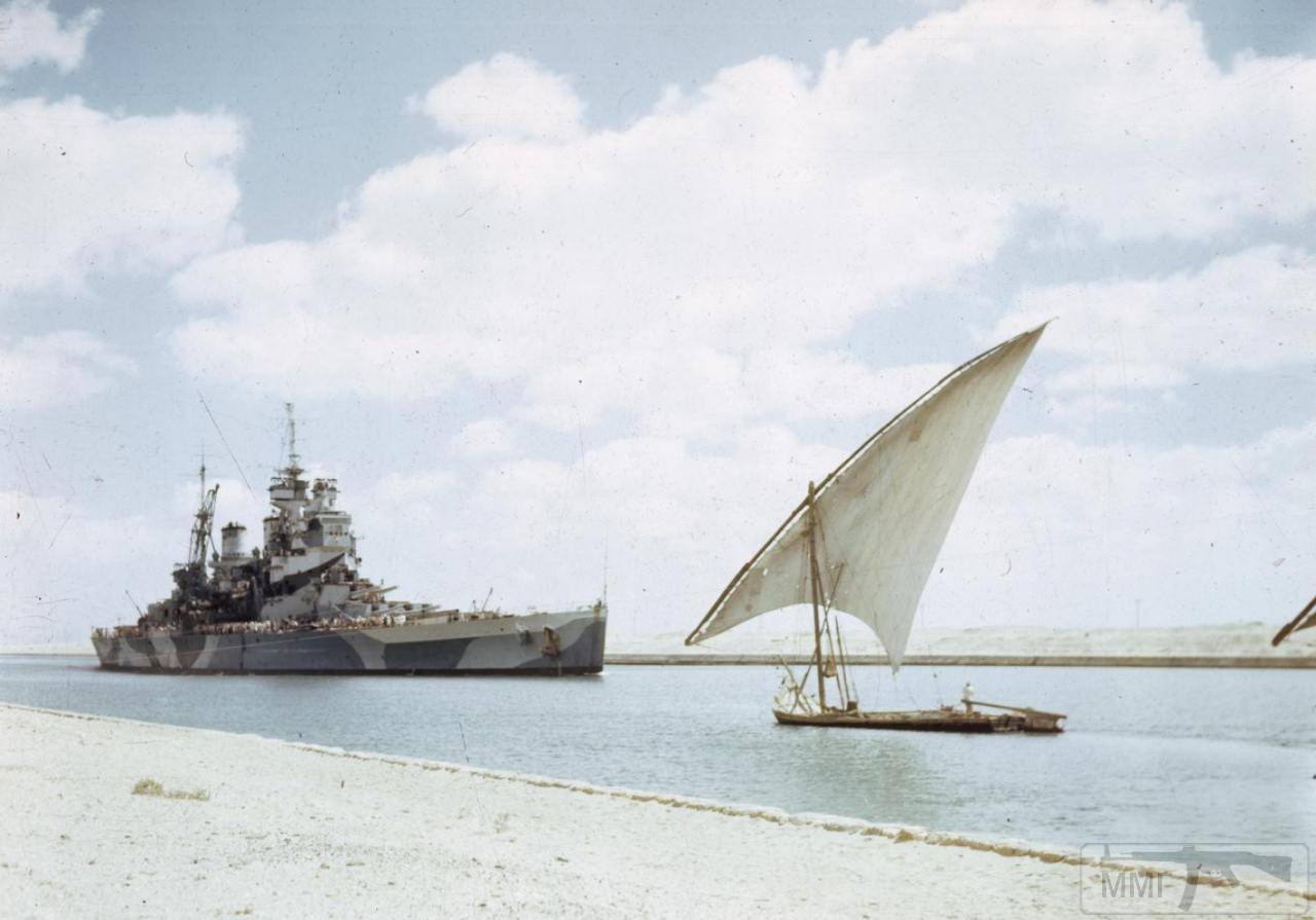 35374 - HMS Howe проходит Суэцкий канал, 14 июля 1944 г.