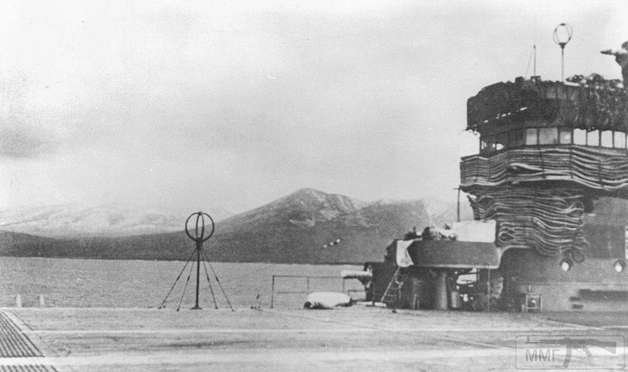 35528 - На палубе авианосца Zuikaku, бухта Хитокаппу, Итуруп, ноябрь 1941 г.