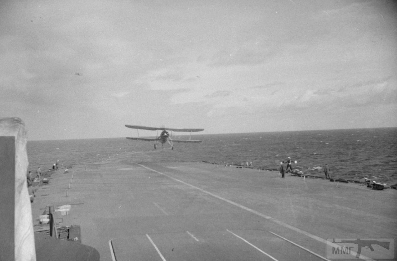 36155 - На палубе HMS Ark Royal, 1941 г.