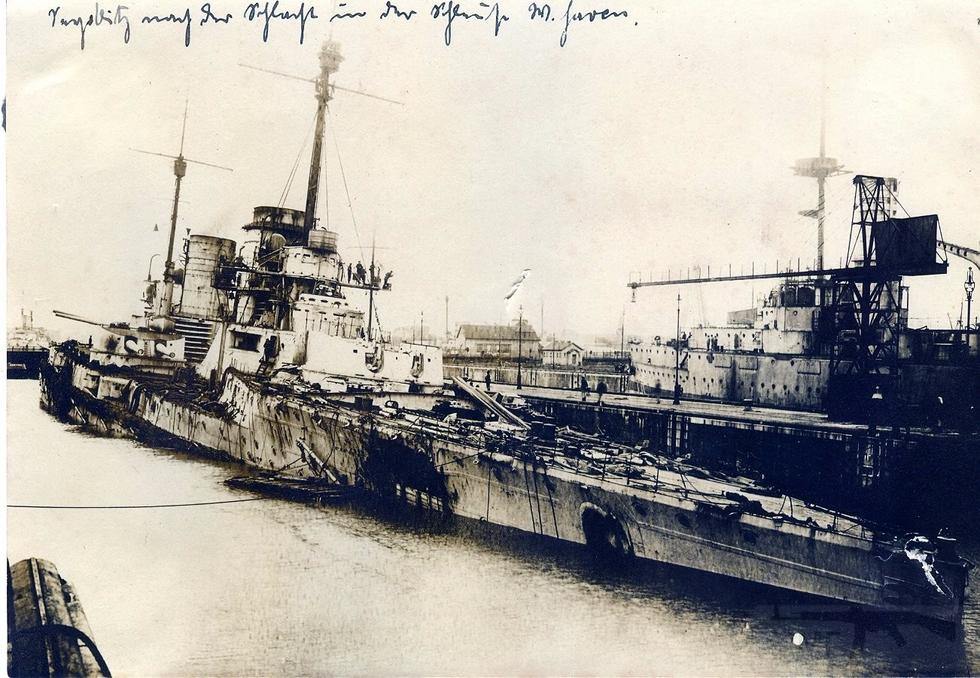 3906 - Battlecruiser SMS Seydlitz of the Imperial German Navy after the Battle of Jutland