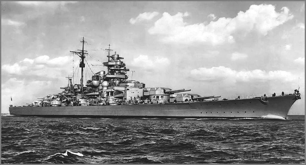 4048 - German battleship Bismarck