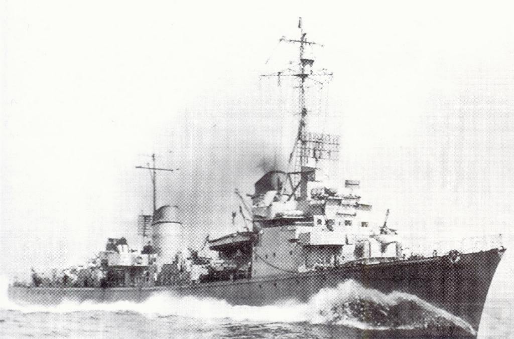 4110 - German destroyer T35 as DD 935 in US seas, August 1945