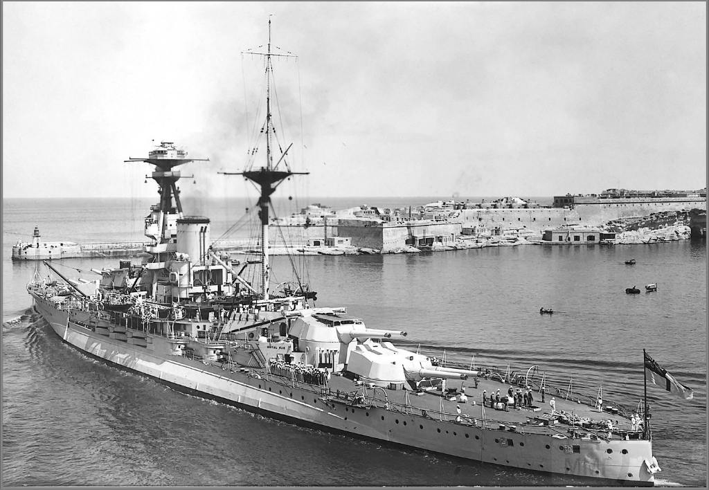 4333 - Battleship HMS Royal Oak departing the Grand Harbour, Valetta, Malta, circa 1937