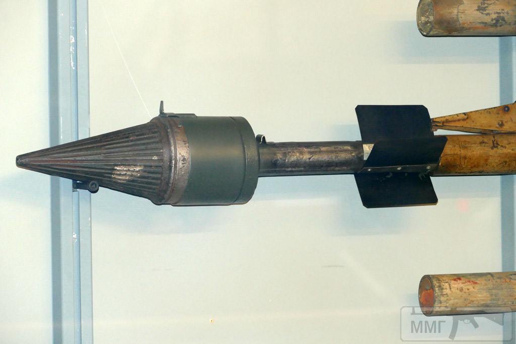 44928 - Ручной противотанковый гранатомет Panzerfaust (Faustpatrone)