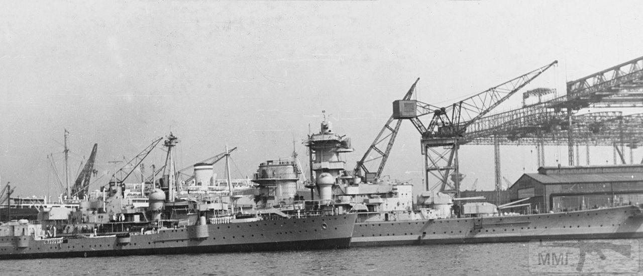 44955 - Тяжелый крейсер Admiral Hipper в достройке на верфи Blohm & Voss, лето 1939 г.