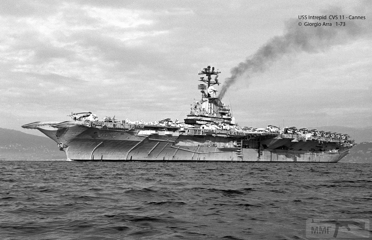 45726 - USS Intrepid (CV-11) в Канне, январь 1973 г.