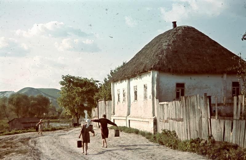 5893 - Оккупированная Украина в фотографиях