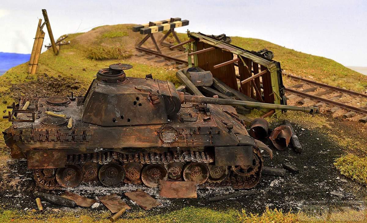 76952