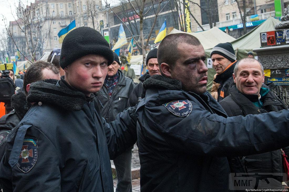 61711 - захваченные майдановцами  солдаты вв