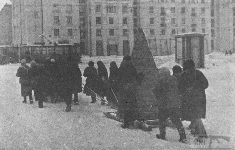 70831 - Женщины на войне.