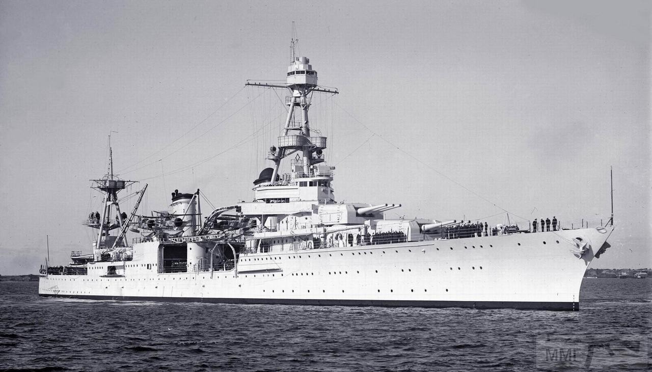 82090 - USS Louisville (CA-28)