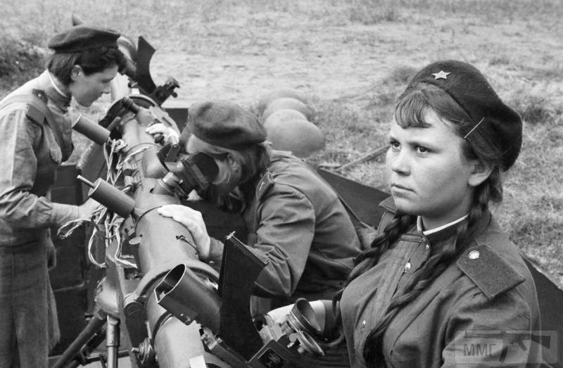 88331 - Женщины на войне.