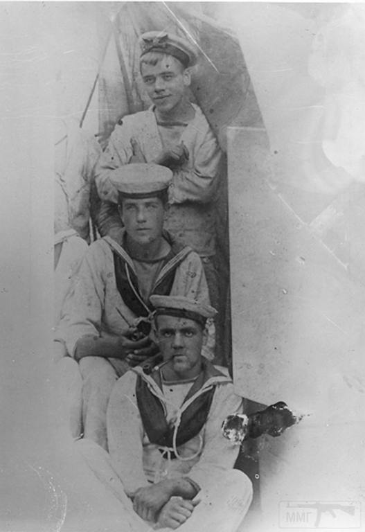 8878 - Royal Navy gun crew, 1910